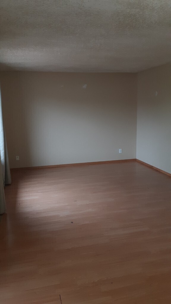Photo du bâtiment - 3 Bed 2 Bath Unit in Blackfalds, AB