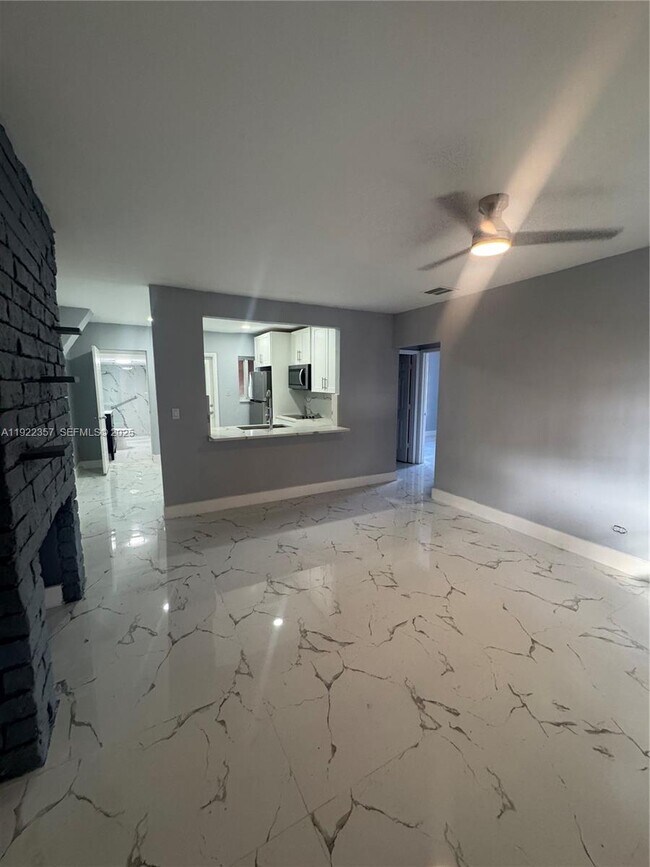 Foto del edificio - 1171 NE 161st Terrace