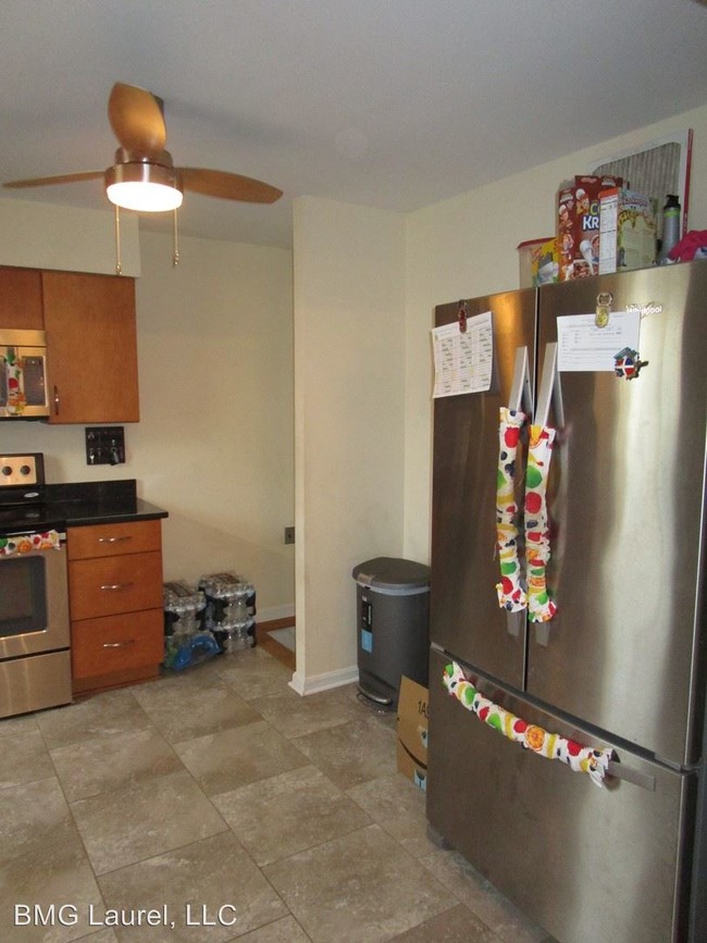 Building Photo - 8404 Spruce Hill Dr