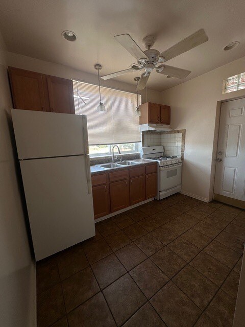 Foto del edificio - 7936 S Campbell Ave