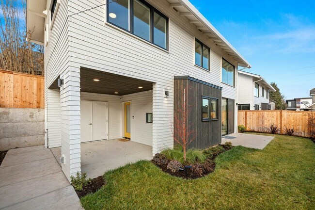 Photo - 4809 N Kerby Ave House