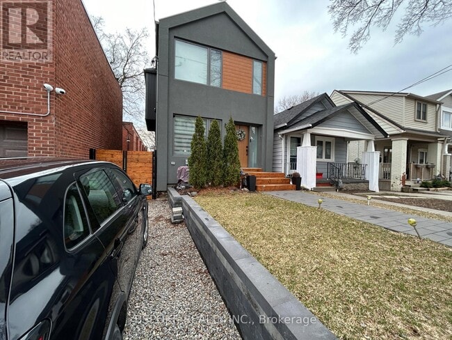 Building Photo - 707 Mortimer Ave