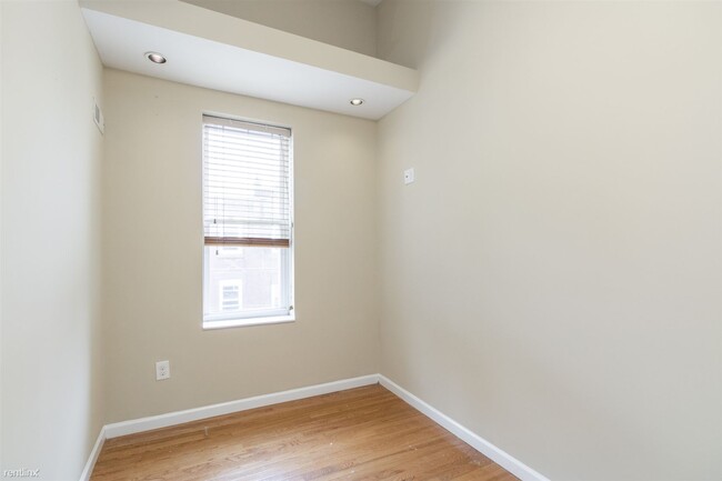 Building Photo - 3 br, 2 bath Duplex - 2030 N 17TH ST Unit 2