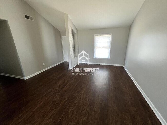 Building Photo - 3400 Bestway Dr