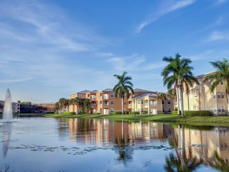 Bermuda Island Apartments Naples Fl