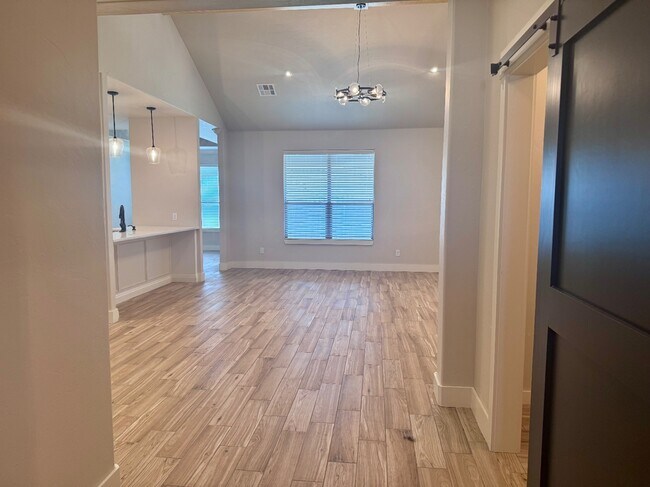 Foto del edificio - 1308 Lemon Ranch Rd
