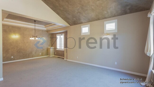 Foto del edificio - 5420 Hazelwood Ct