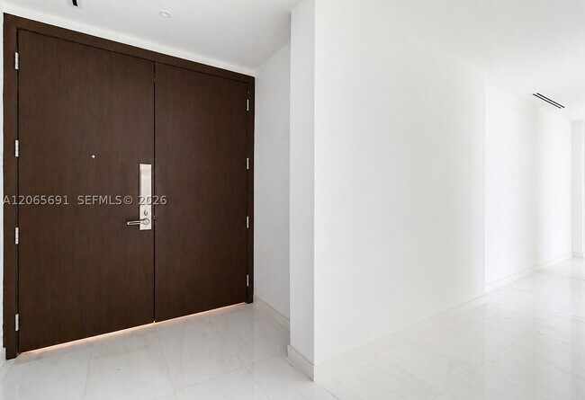 Building Photo - 300 Biscayne Blvd