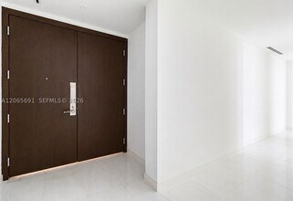 Building Photo - 300 Biscayne Blvd