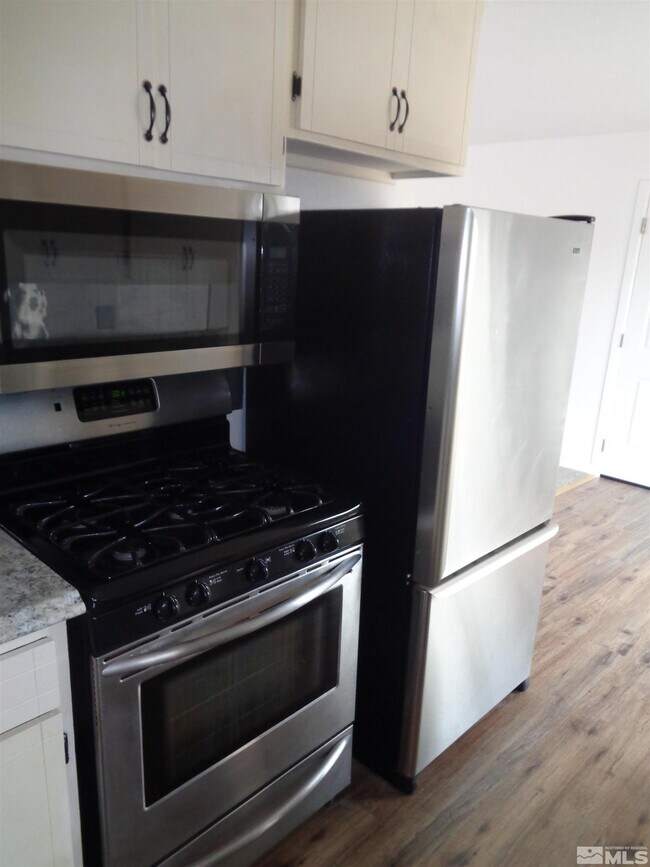 Building Photo - 1398 Topaz Ln