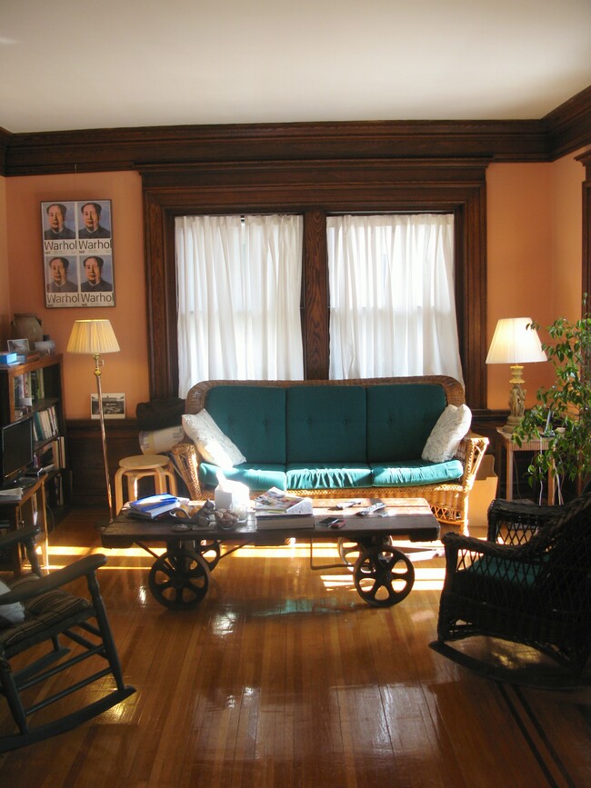 Building Photo - 732 W Delavan Ave