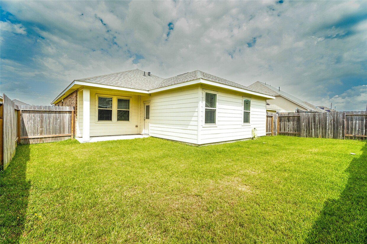 Building Photo - 8414 Quiet Bay Dr