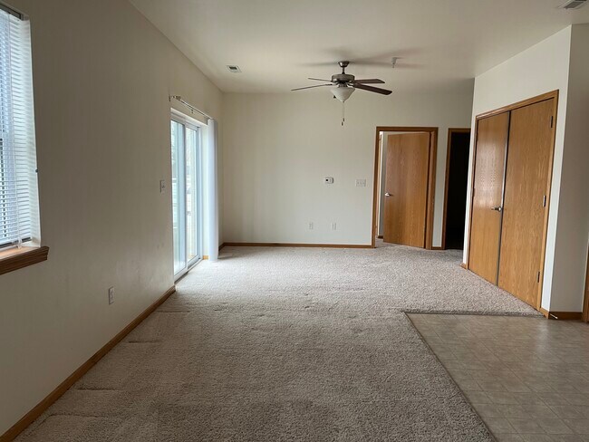 living room from front door - 2785 Heinz Rd