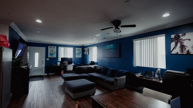 Foto del edificio - 1447 E 25th St