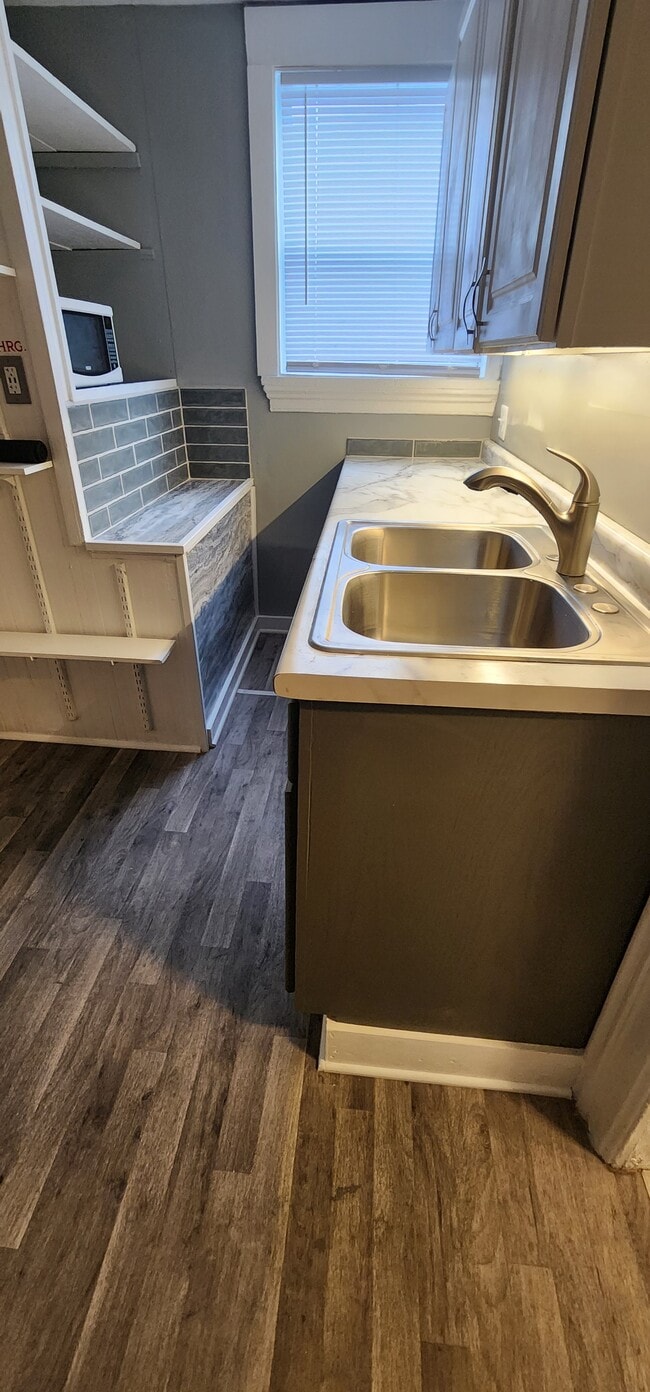 Building Photo - 1416 Auburn St