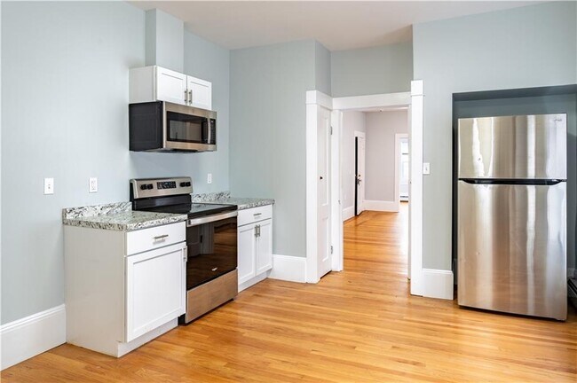 Foto del edificio - 168 Waterman Ave