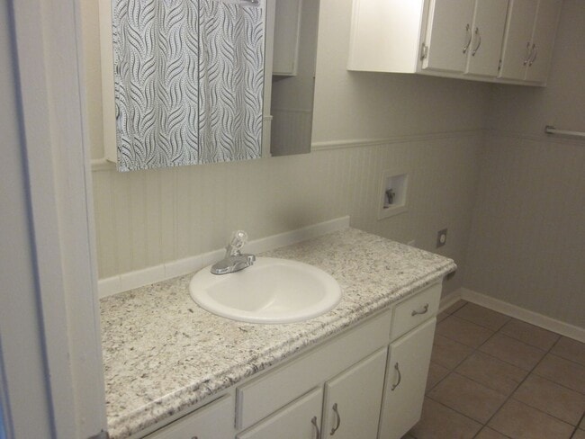 Foto del edificio - 4123 S Washington St