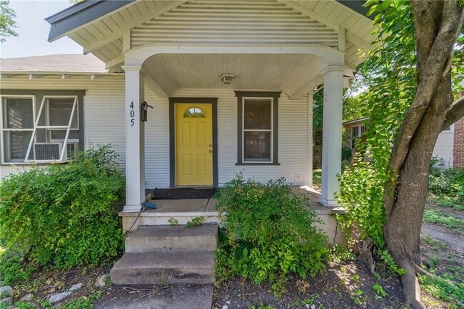 Building Photo - 405 E 38th St