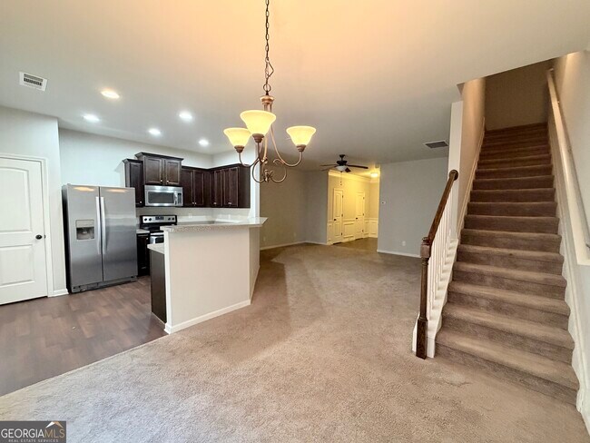Foto del edificio - 591 Oakside Pl