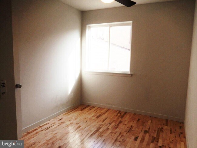 Building Photo - 1119 Leopard St