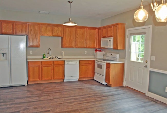 Building Photo - 176 Ridgehaven Trl