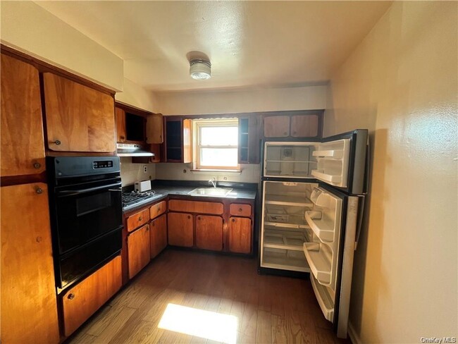 Building Photo - 3514 Bronxwood Ave