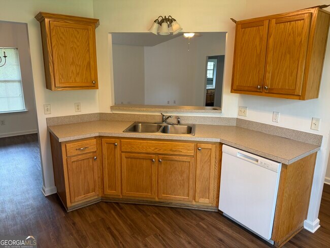 Foto del edificio - 244 Merriwood Cir