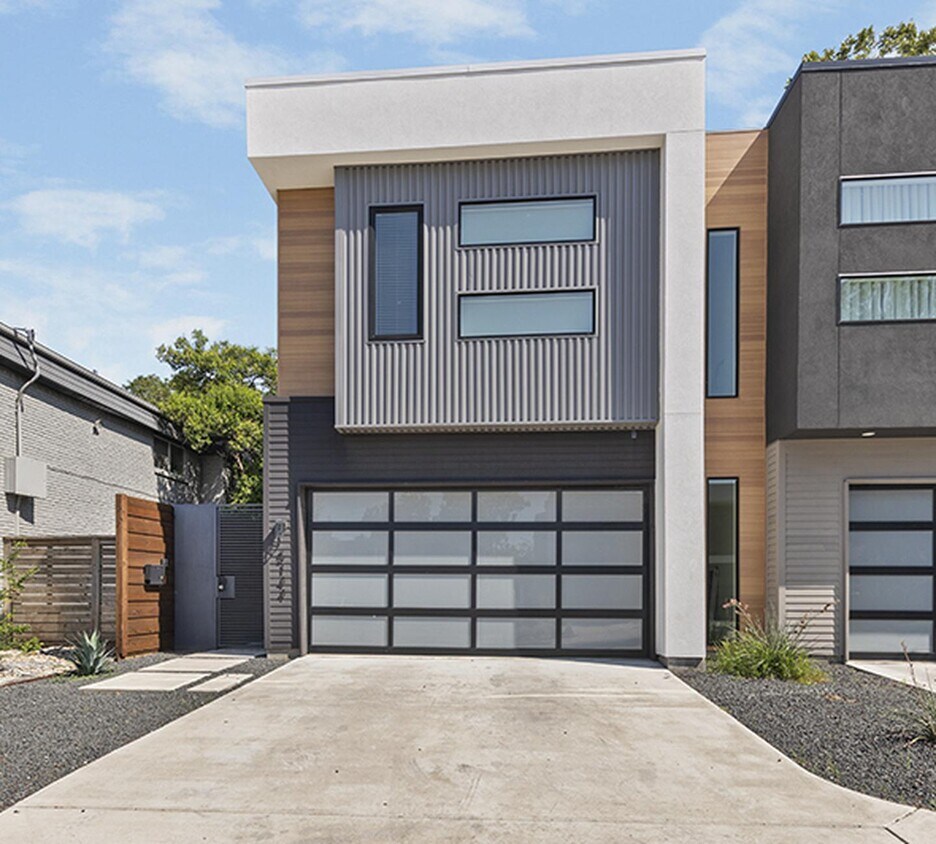 Foto principal - Modern design Oak Lawn townhouse by Inwood...