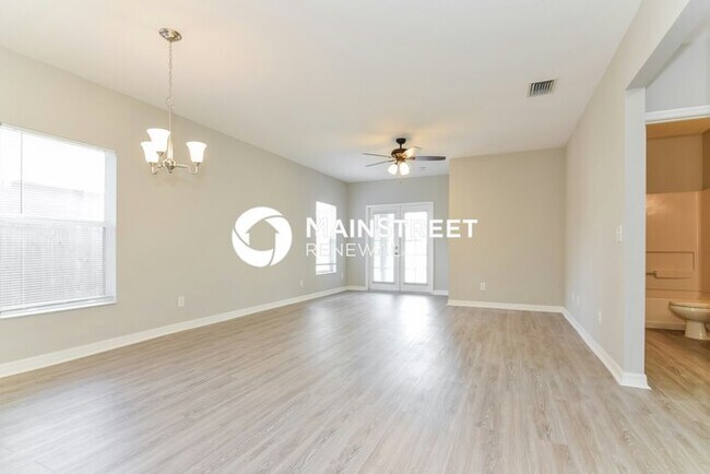 Building Photo - 3 Bedroom Pet-Friendly Home in Bradenton, FL with Main Street Renewal