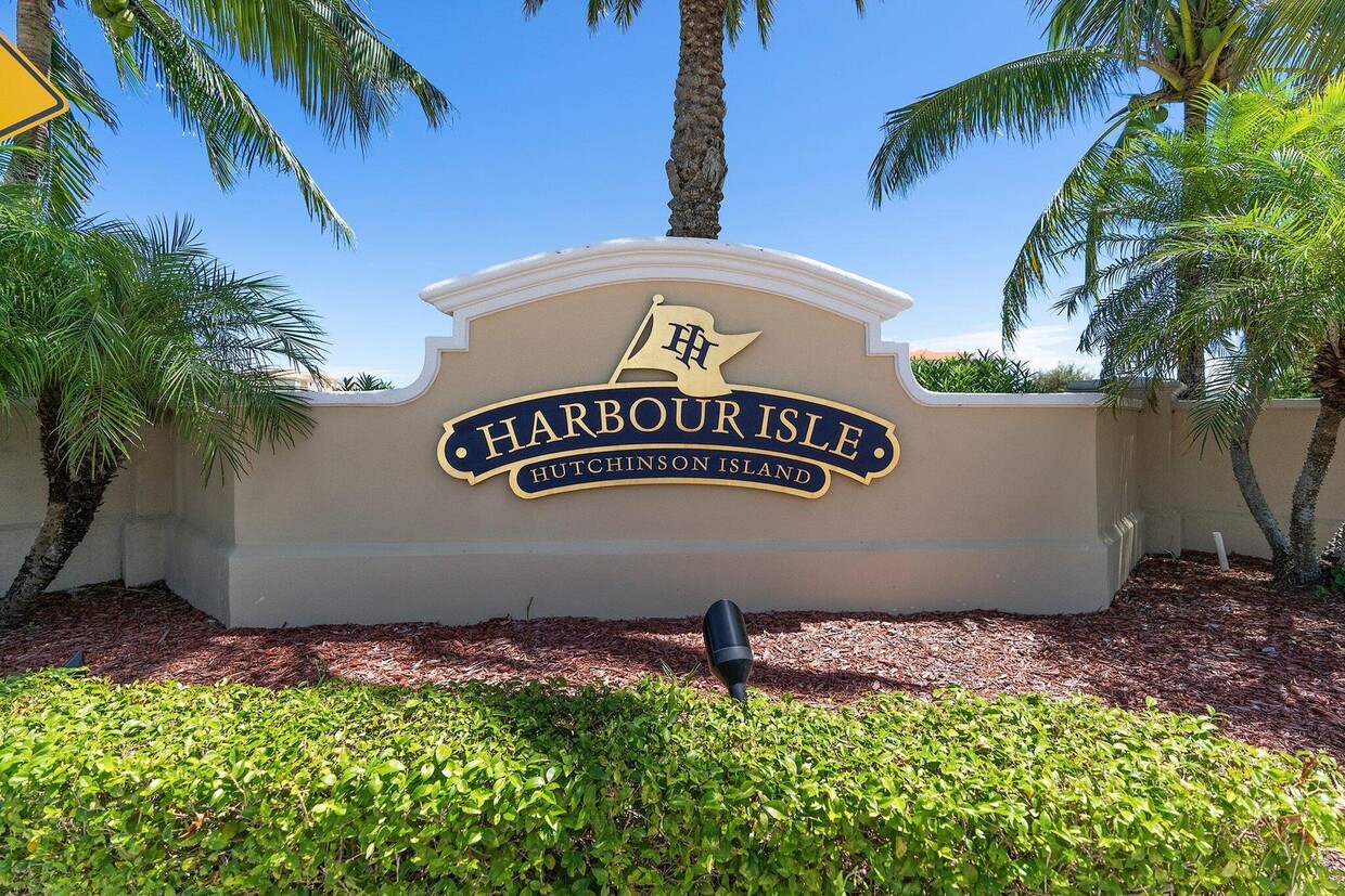 7 Harbour Isle Dr E Unit 204, Fort Pierce, FL 34949 Condo for Rent in Fort Pierce, FL