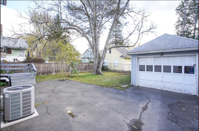 Foto del edificio - 57 Worthen St