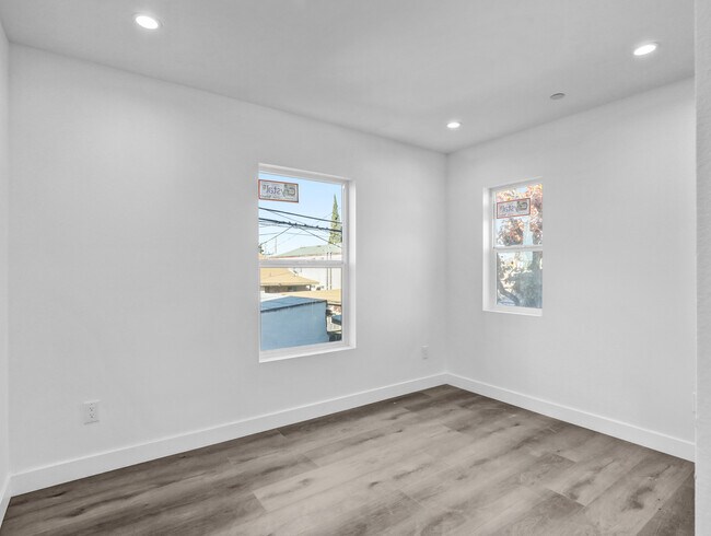 Foto del edificio - 1231 S Rowan Ave