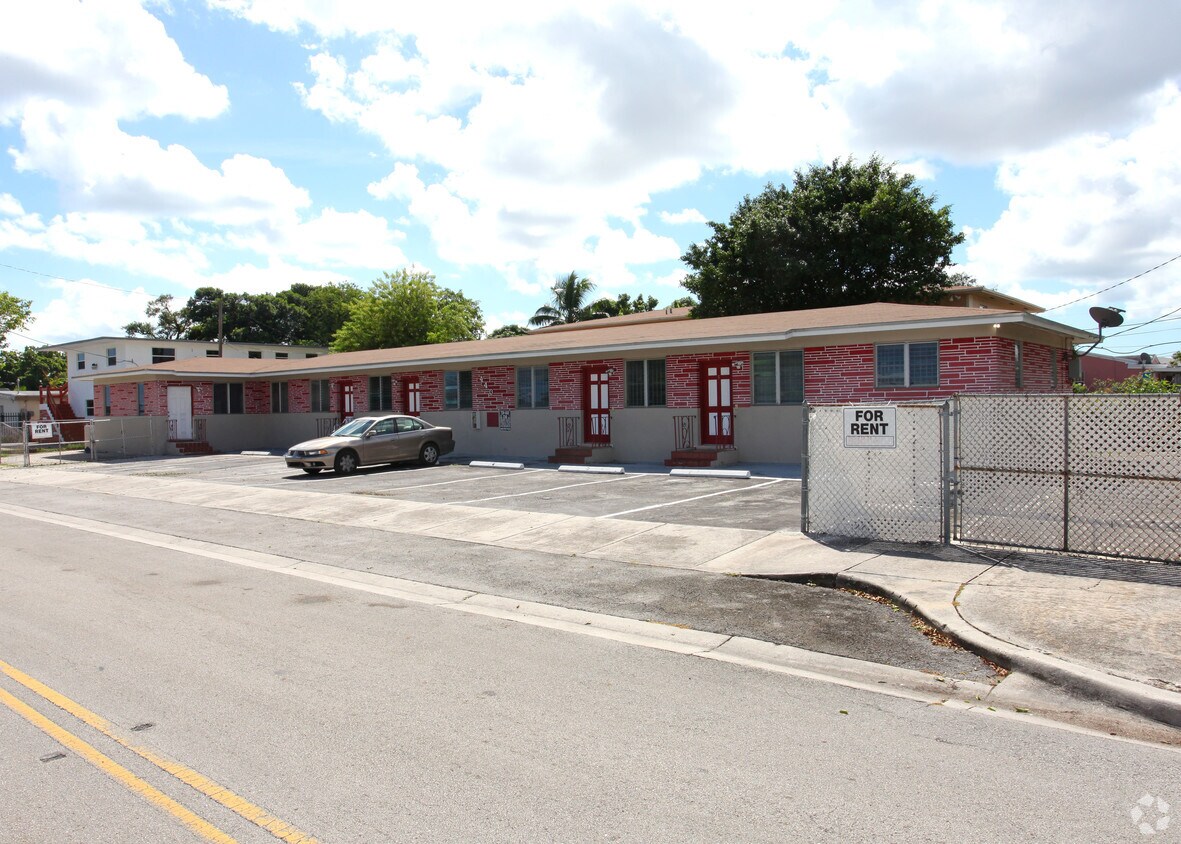 Foto principal - 440 NW 35th St
