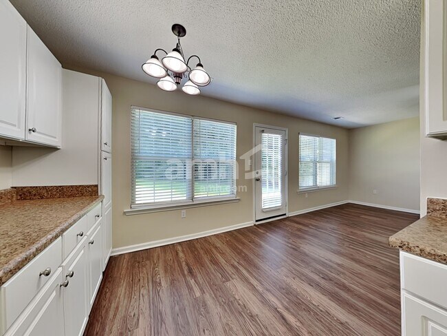 Foto del edificio - 130 Parkview Rd