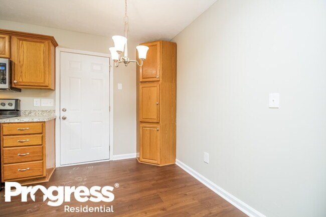 Building Photo - 312 Valley Forge Ct