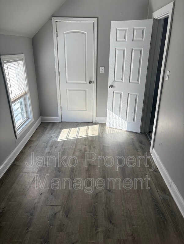 Foto del edificio - 7111 S Greenwood Ave