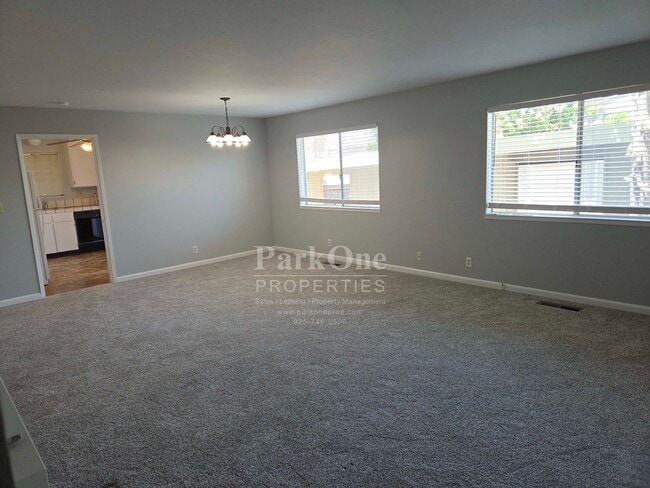 Building Photo - Super Spacious 2 bedroom Condo