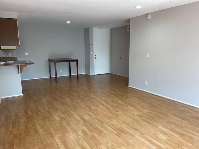 Building Photo - 412 N Bellflower Blvd