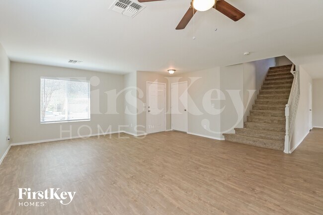 Foto del edificio - 6887 S Martlet Dr