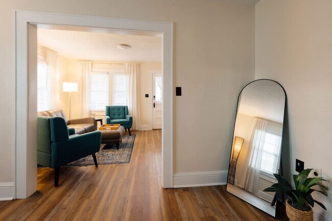 Foto del edificio - 217 Highland Ave