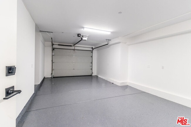 Building Photo - 4295 1/2 Tujunga Ave