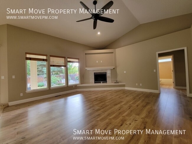 Building Photo - Gorgeously Renovated 4 bd on Quiet cul-de-...