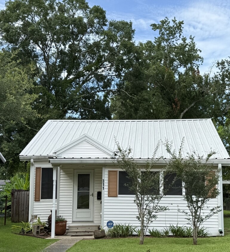 Foto principal - 311 Oak St