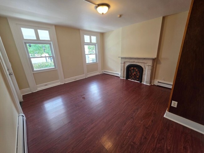Building Photo - 30 Delano St