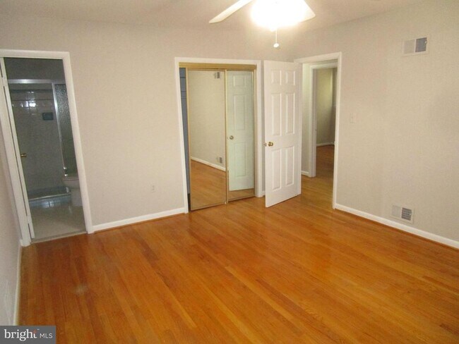 Building Photo - 4604 Westridge Pl