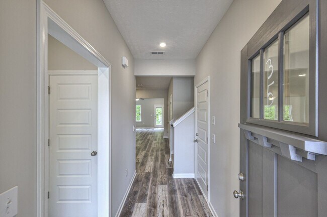 Foto del edificio - Modern Townhome in Manchester TN