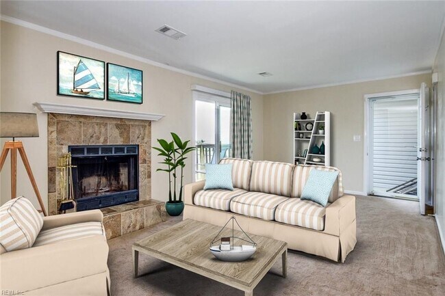 Foto del edificio - LOVELY 2 BR, 2 FULL BATH CONDO 1 BLOCK FROM THE CHESAPEAKE BAY!!