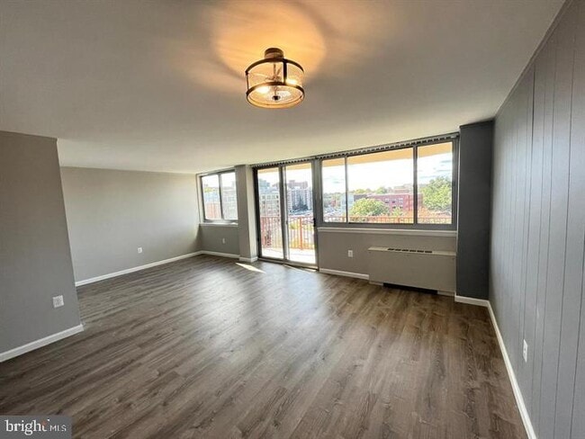 Building Photo - 5353 Columbia Pike