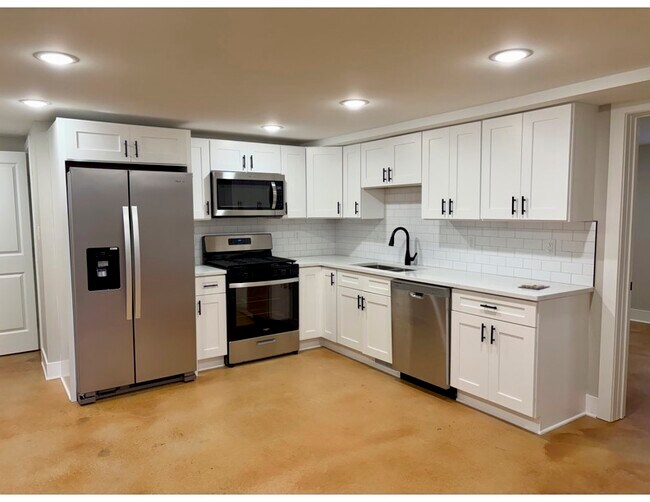 Foto del edificio - 407 E 8th St