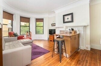 Building Photo - 9 Buswell St